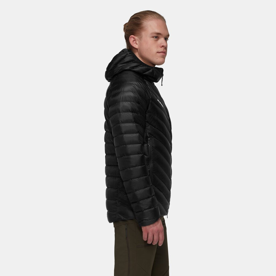 jaqueta com capuz broad peak in masculina azul-petróleo escuro e preto.