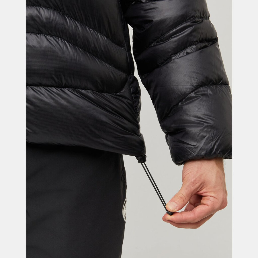 jaqueta com capuz valley light in masculina preta.