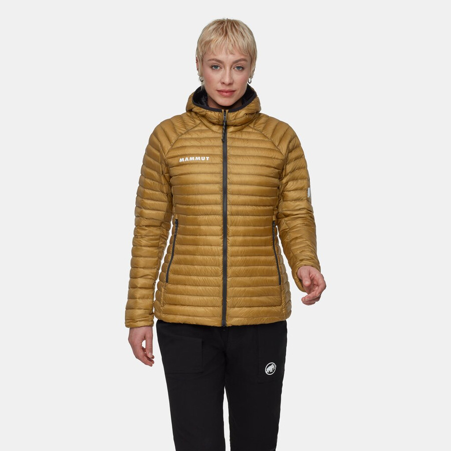 jaqueta com capuz assos x mammut aenergy in feminina natural-marrom-bege