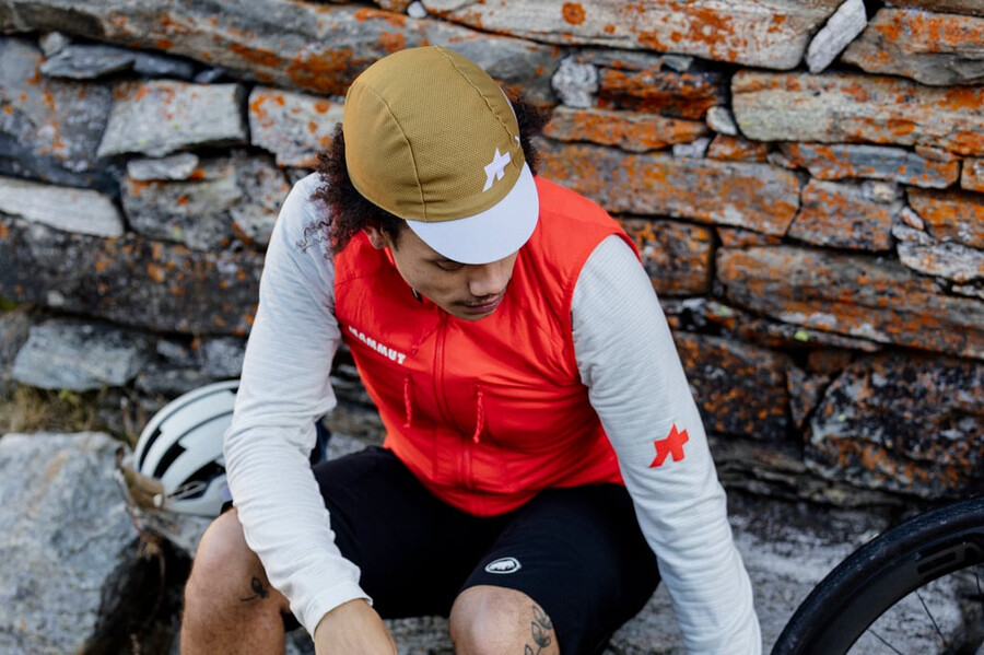 boné assos x mammut natural-marrom-bege