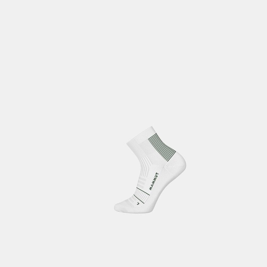 meias de cano curto com amortecimento direcionado para corrida em trilha branco-jade